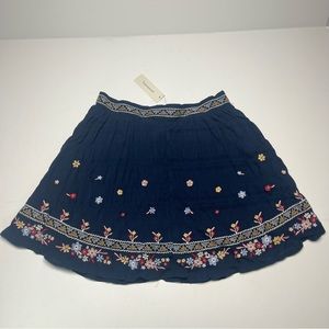 NWT! Francesca’s Floral Navy Embroidered Skirt | Size M